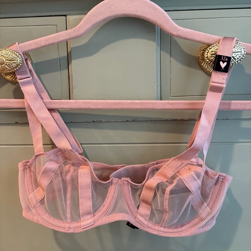 Victoria's Secret Light Pink Sheer Underwire Bra
